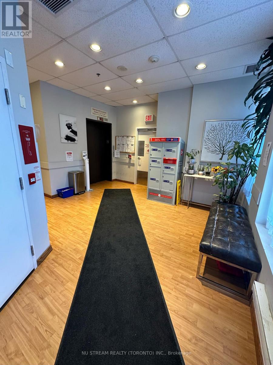 910 - 15 Maplewood Avenue, Toronto, Ontario M6C 4B4 - Photo 3 - C13776748