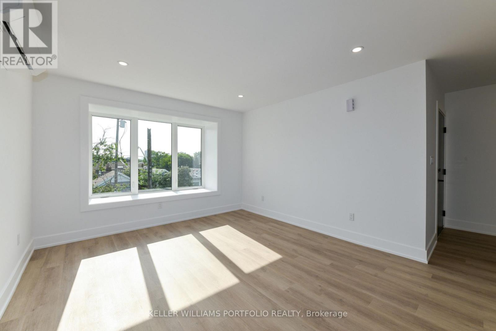 4 - 269 Donlands Avenue, Toronto, Ontario  M4J 3R5 - Photo 13 - E13776752