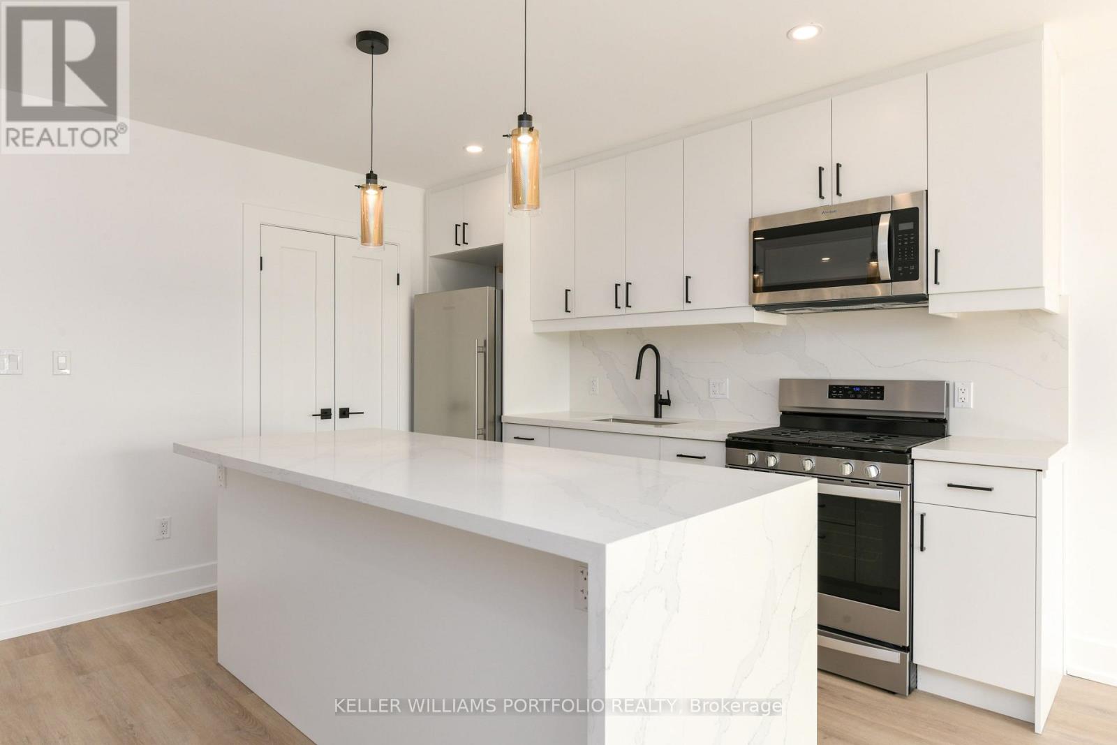 4 - 269 Donlands Avenue, Toronto, Ontario  M4J 3R5 - Photo 4 - E13776752
