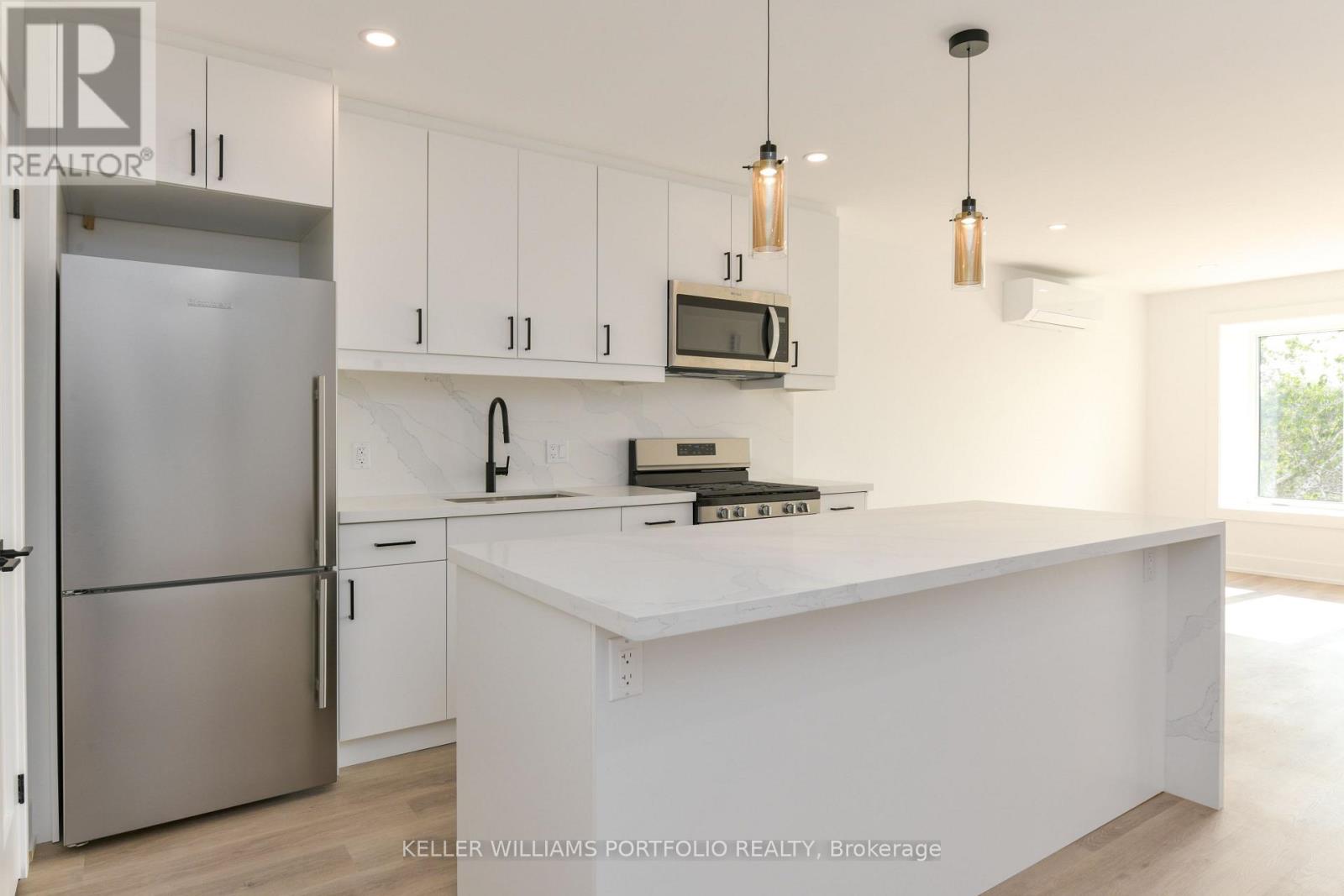 4 - 269 Donlands Avenue, Toronto, Ontario  M4J 3R5 - Photo 5 - E13776752