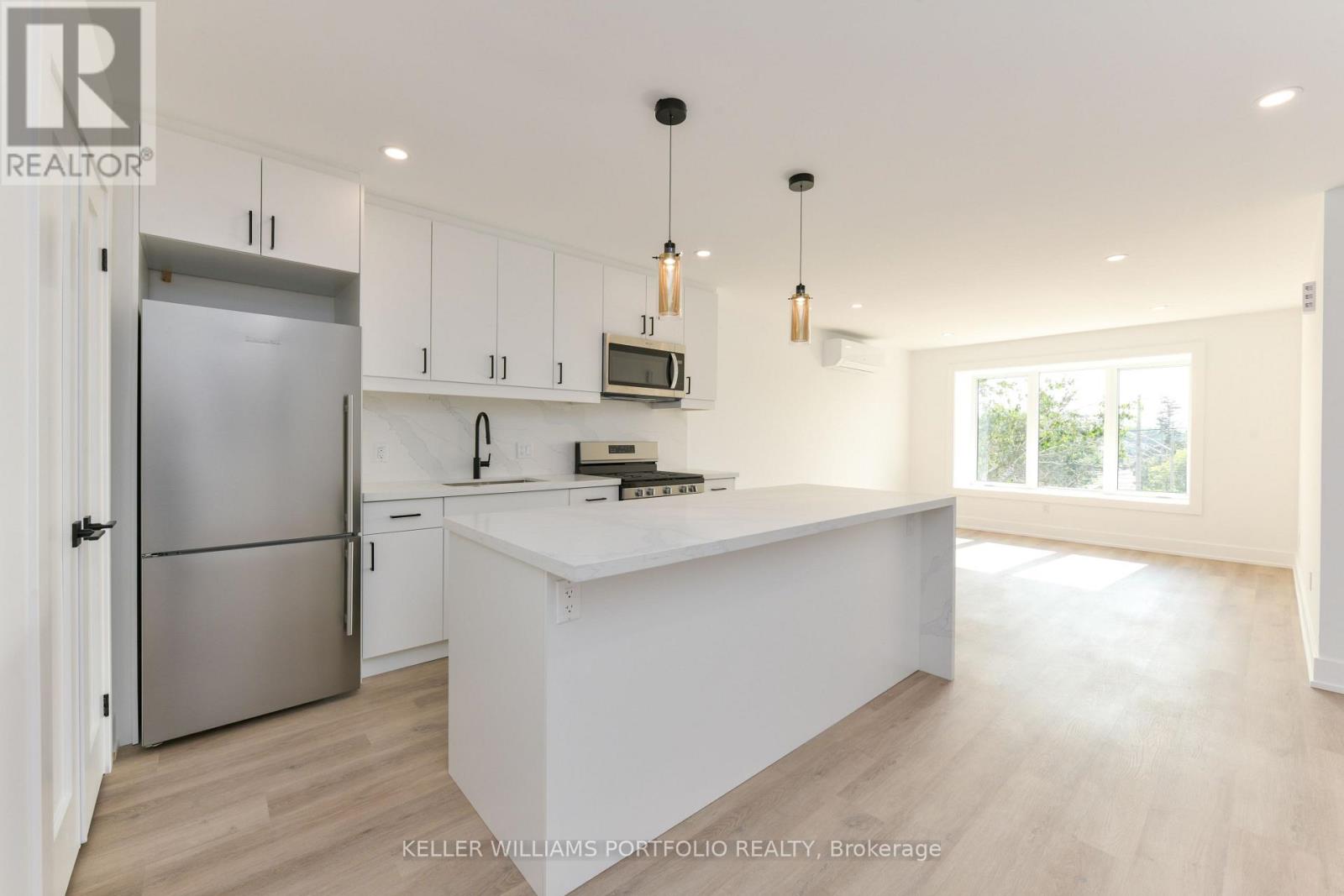 4 - 269 Donlands Avenue, Toronto, Ontario  M4J 3R5 - Photo 6 - E13776752