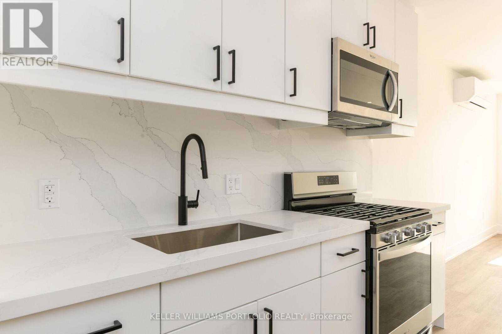 4 - 269 Donlands Avenue, Toronto, Ontario  M4J 3R5 - Photo 7 - E13776752