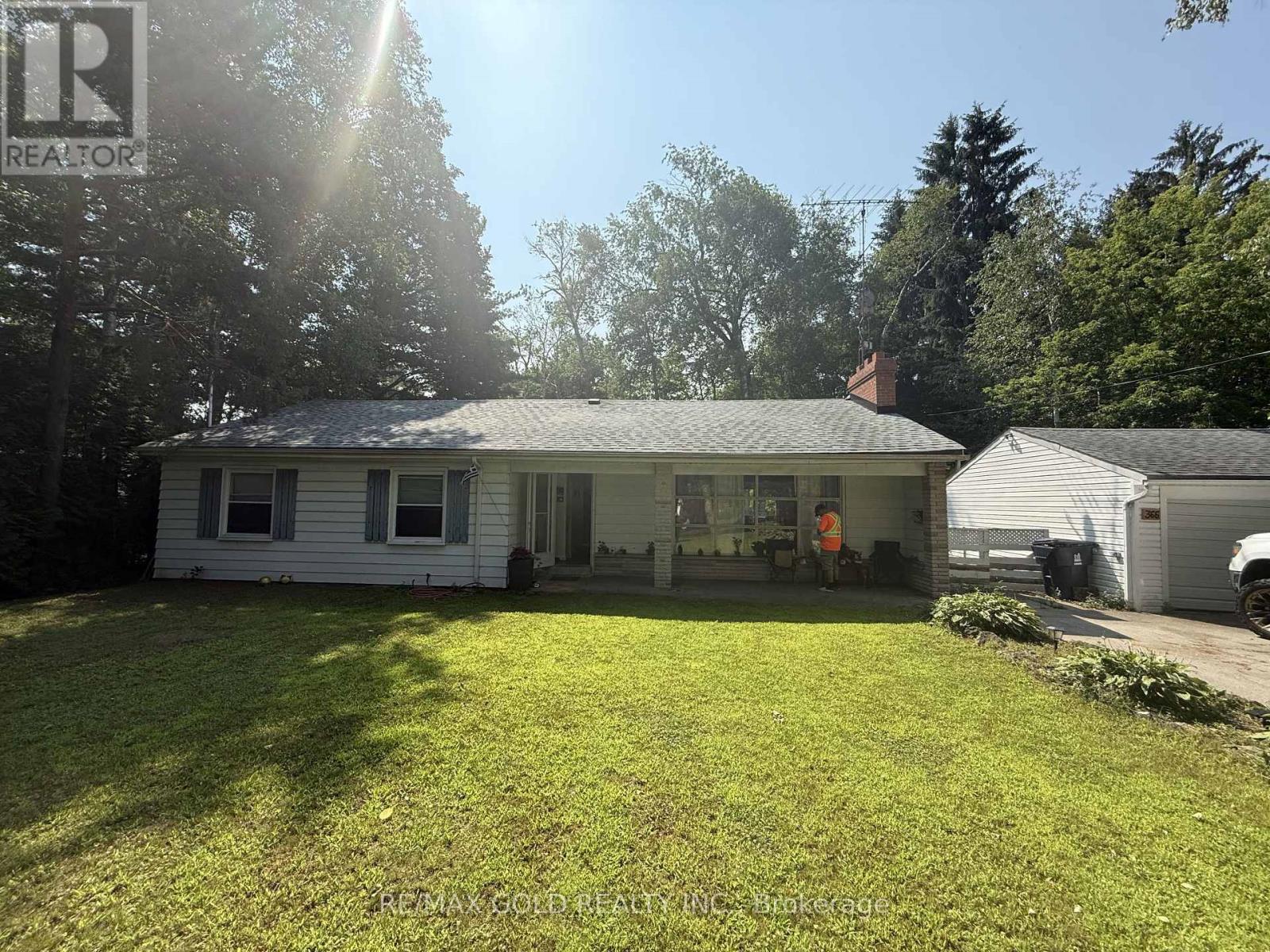 366 BEECHGROVE DRIVE, Toronto, Ontario