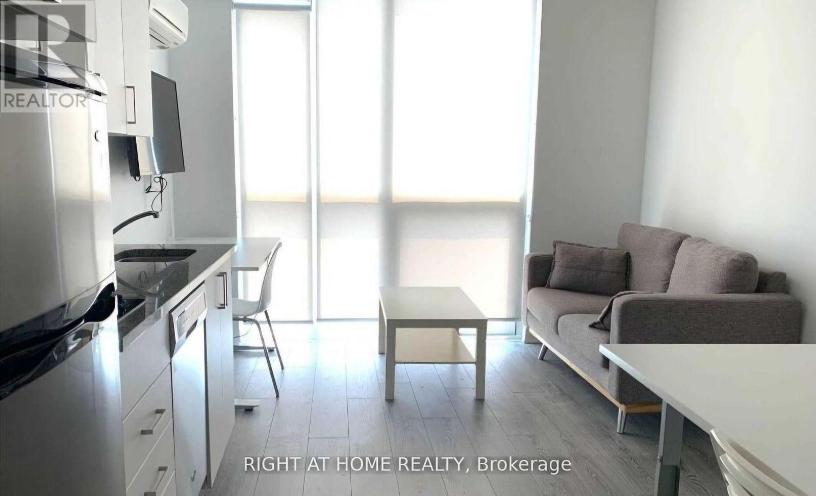 816 - 1900 Simcoe Street N, Oshawa, Ontario  L1G 4Y3 - Photo 2 - E13776834
