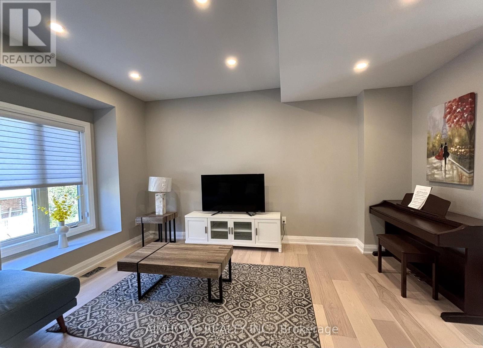 35 - 15 Old Colony Road, Richmond Hill, Ontario  L4E 4L5 - Photo 2 - N13775774