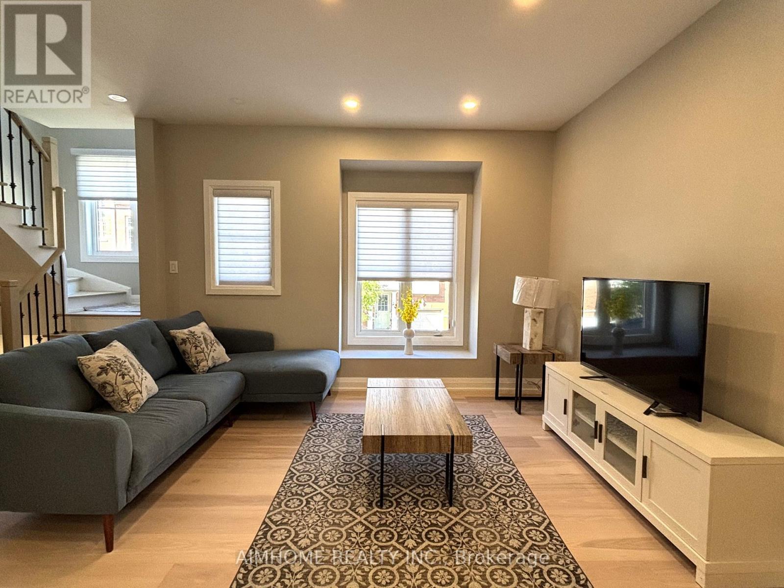 35 - 15 Old Colony Road, Richmond Hill, Ontario  L4E 4L5 - Photo 3 - N13775774