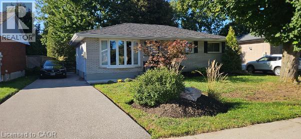 7 CAMBRIDGE Drive, Brantford, Ontario