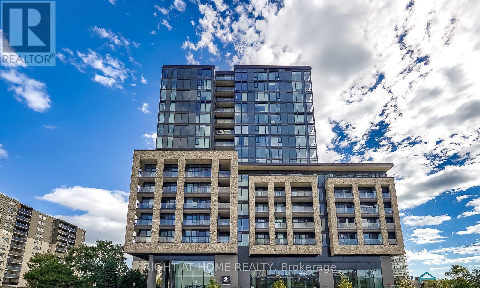 1011 - 86 DUNDAS STREET E