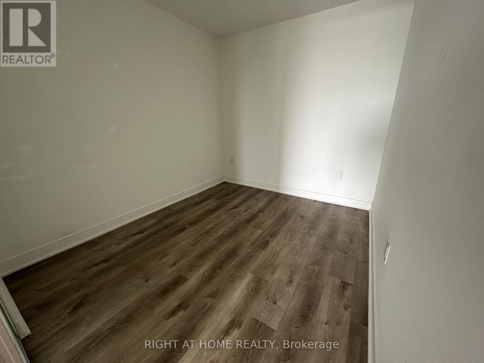 1011 - 86 Dundas Street E, Mississauga, Ontario  L5A 0B1 - Photo 5 - W13776760