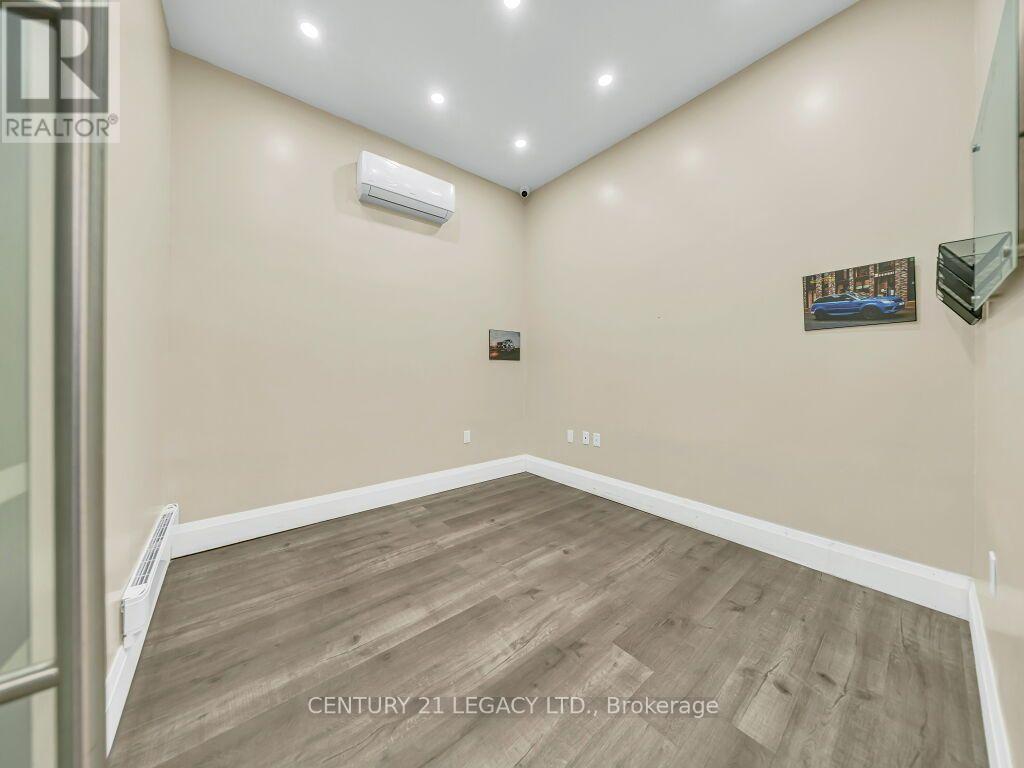 2385 Royal Windsor Drive, Mississauga, Ontario  L5J 1K9 - Photo 11 - W13776814