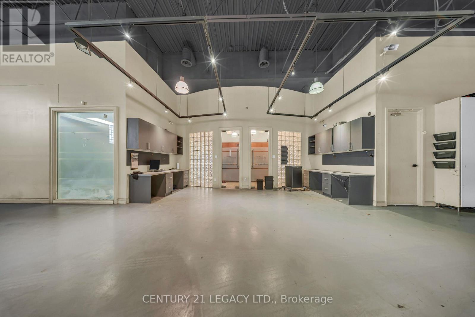 2385 Royal Windsor Drive, Mississauga, Ontario  L5J 1K9 - Photo 17 - W13776814