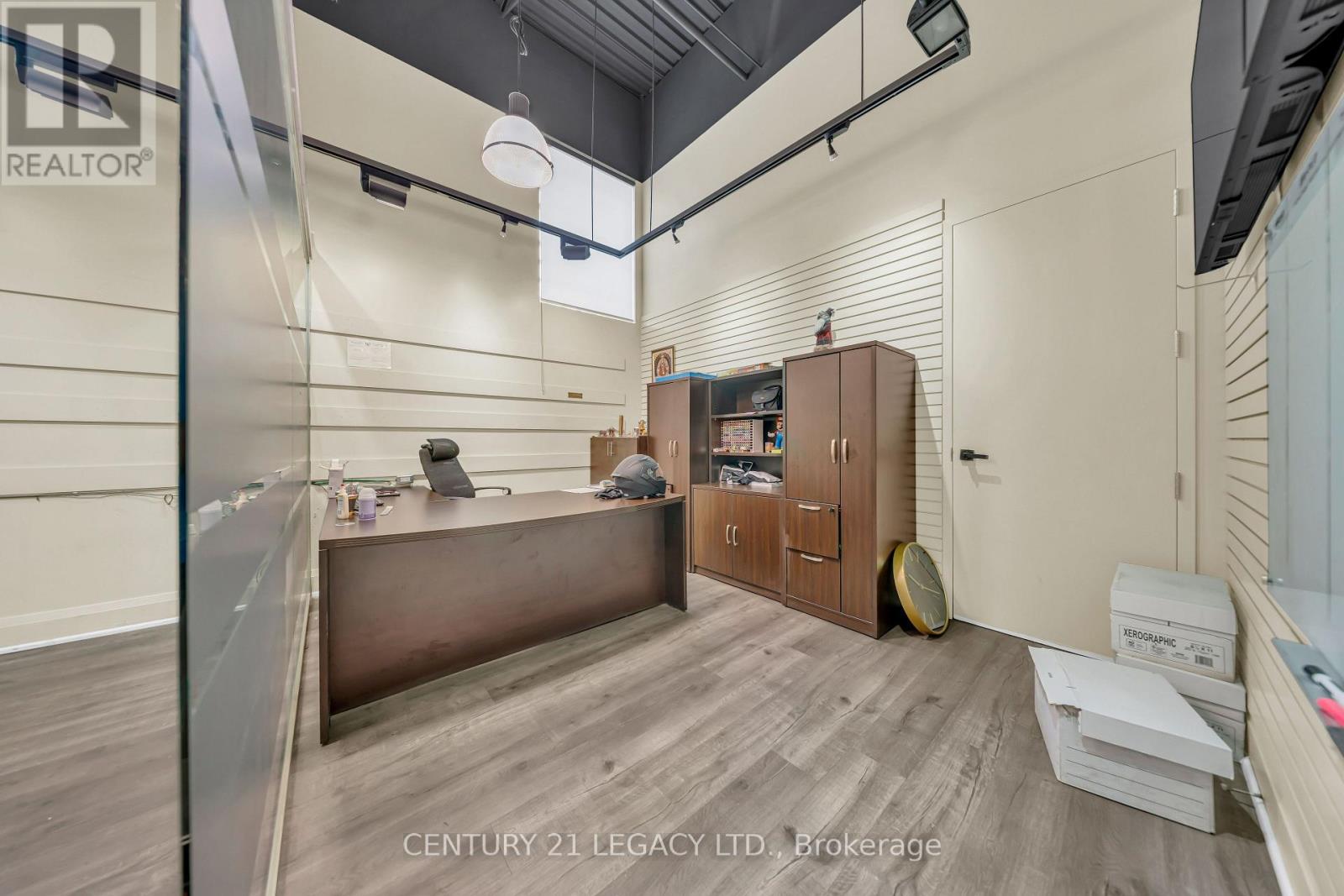 2385 Royal Windsor Drive, Mississauga, Ontario  L5J 1K9 - Photo 9 - W13776814