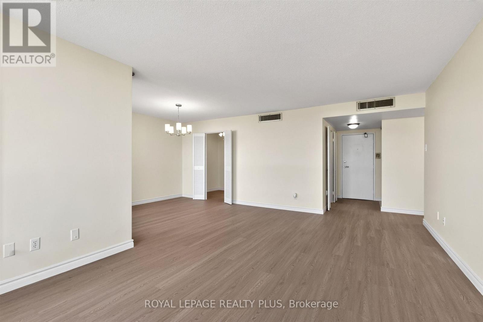 1608 - 1333 Bloor Street, Mississauga, Ontario  L4Y 3T6 - Photo 14 - W13775438