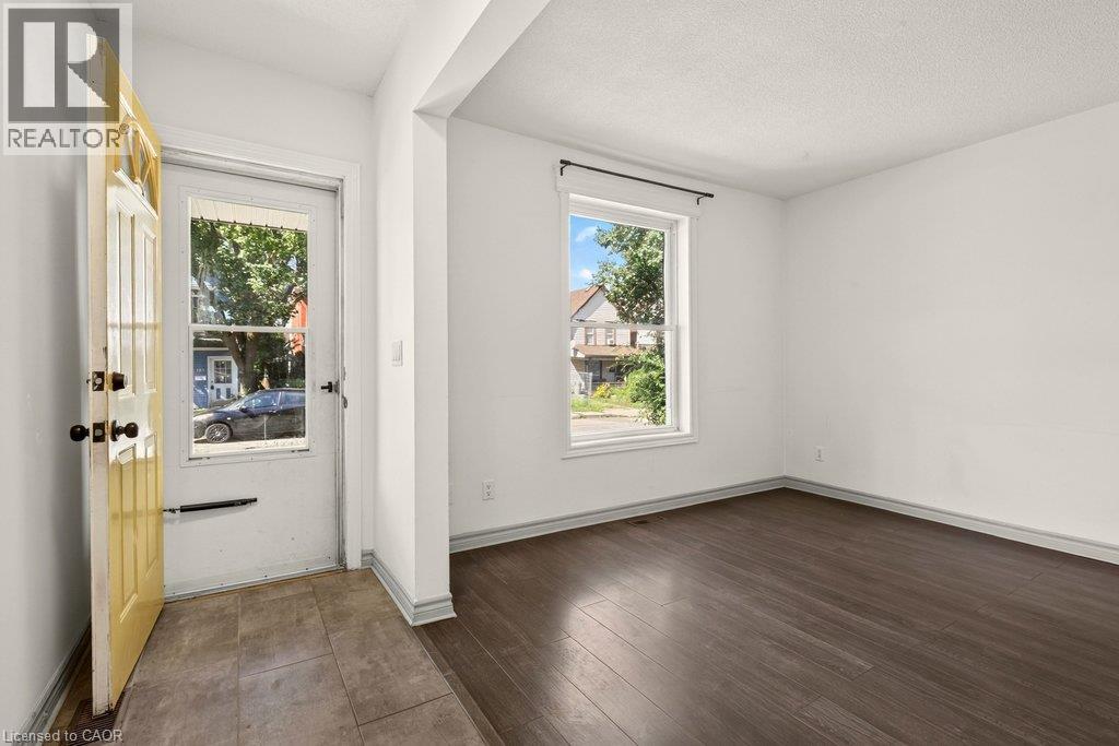 146 Barnesdale Avenue N, Hamilton, Ontario  L8L 6T2 - Photo 4 - 40862814