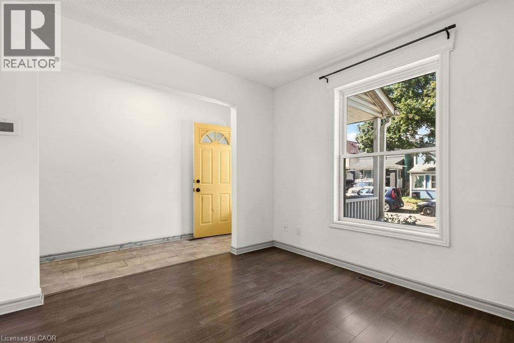 146 Barnesdale Avenue N, Hamilton, Ontario  L8L 6T2 - Photo 5 - 40862814