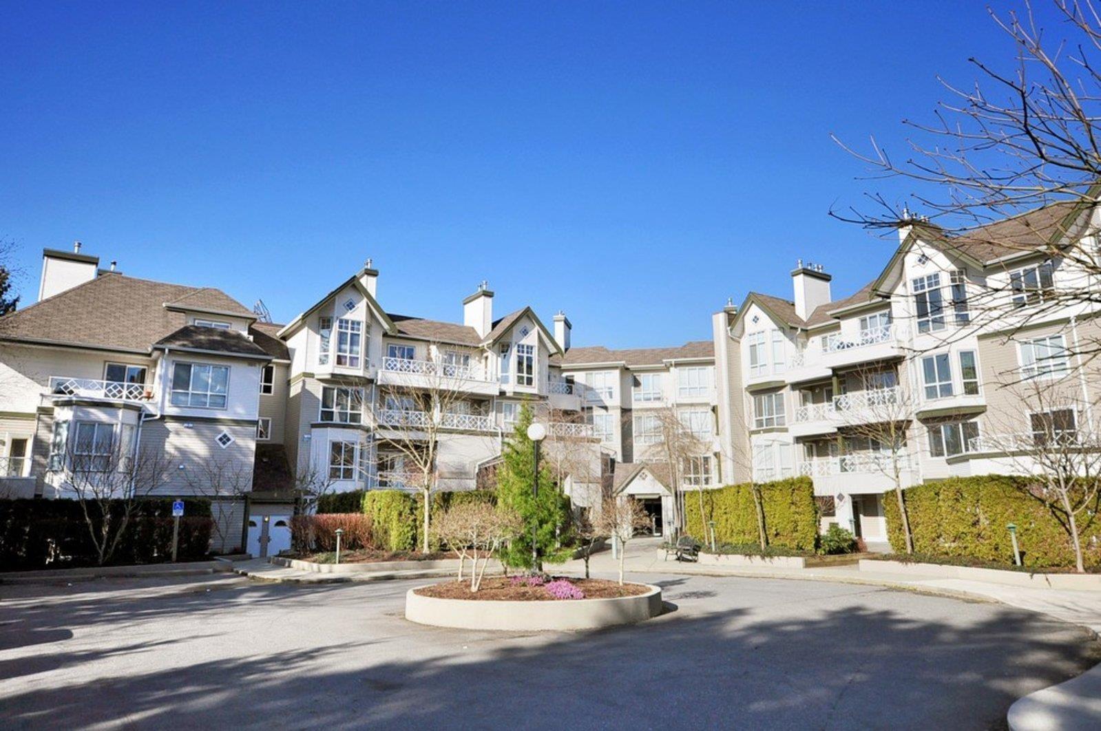 316 9979 140TH STREET, surrey, British Columbia