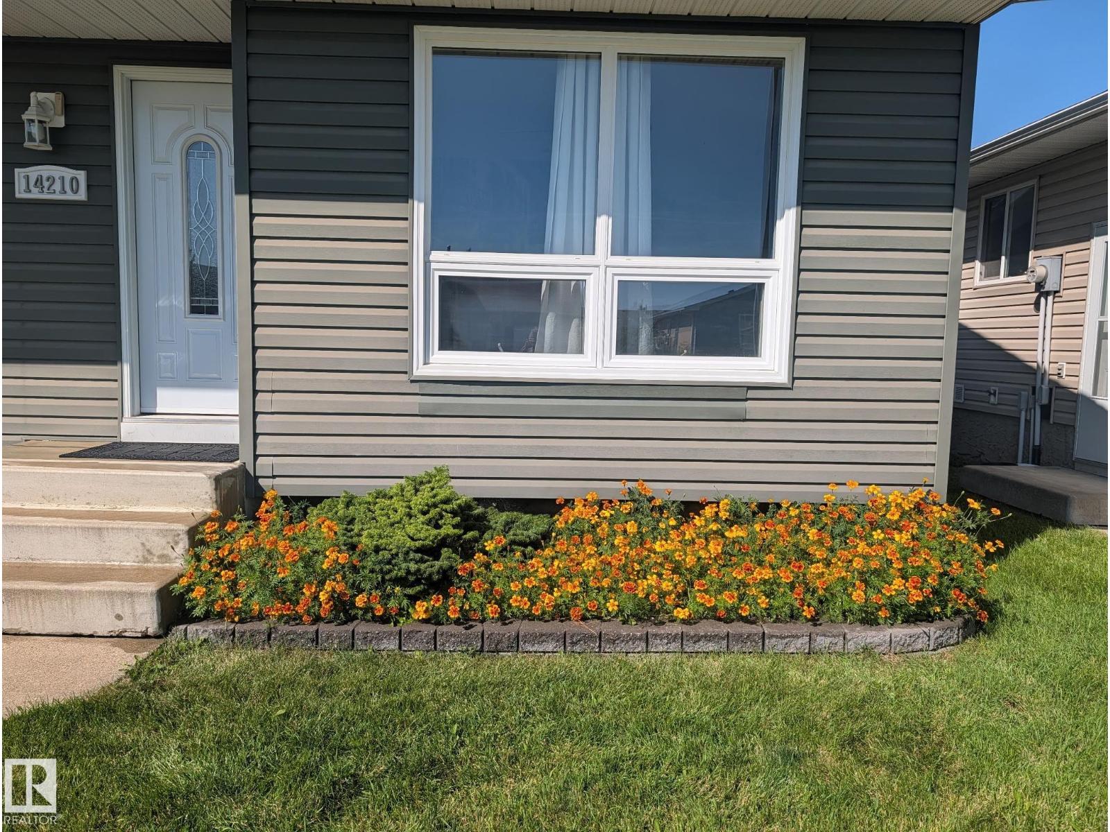 14210 22A ST NW, Edmonton, Alberta