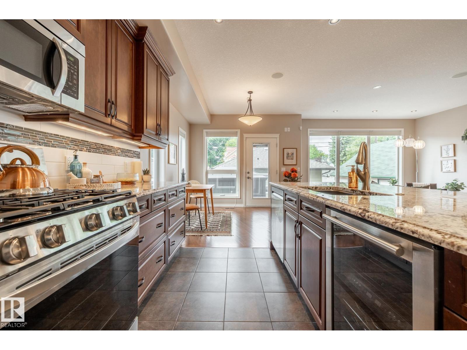 11122 52 ST NW, Edmonton, Alberta