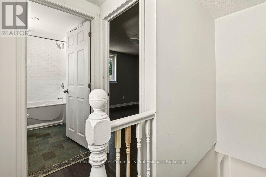 146 Barnesdale Avenue N, Hamilton, Ontario  L8L 6T2 - Photo 12 - X13776894