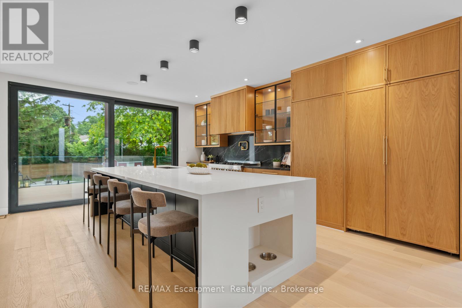298 Strathcona Drive, Burlington, Ontario  L7L 2E1 - Photo 7 - W13776878