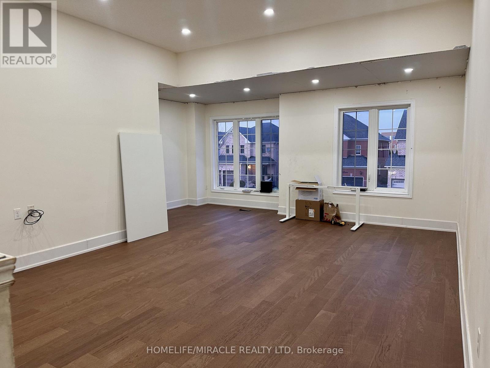 Main - 56 Baycliffe Drive, Whitby, Ontario  L1P 0B2 - Photo 5 - E13776866
