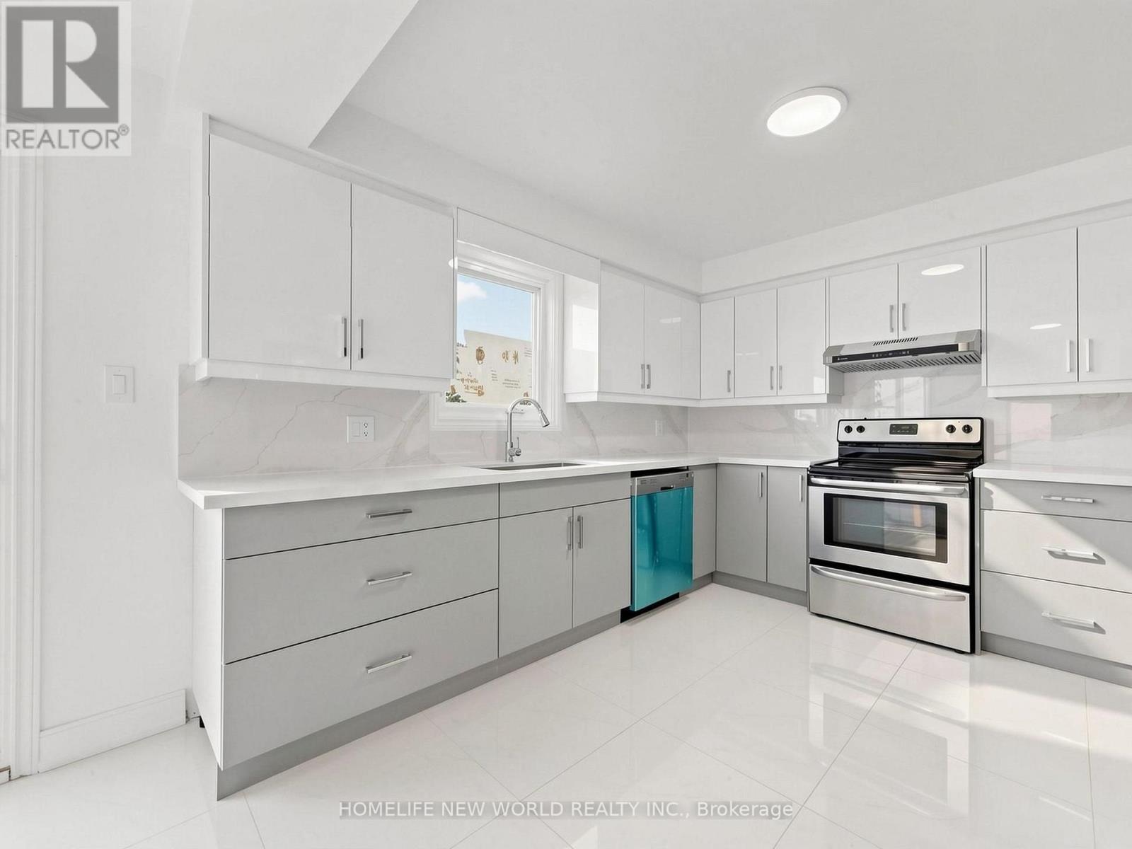 21 Lovekin Grove, Toronto, Ontario  M1T 3T5 - Photo 14 - E13776904
