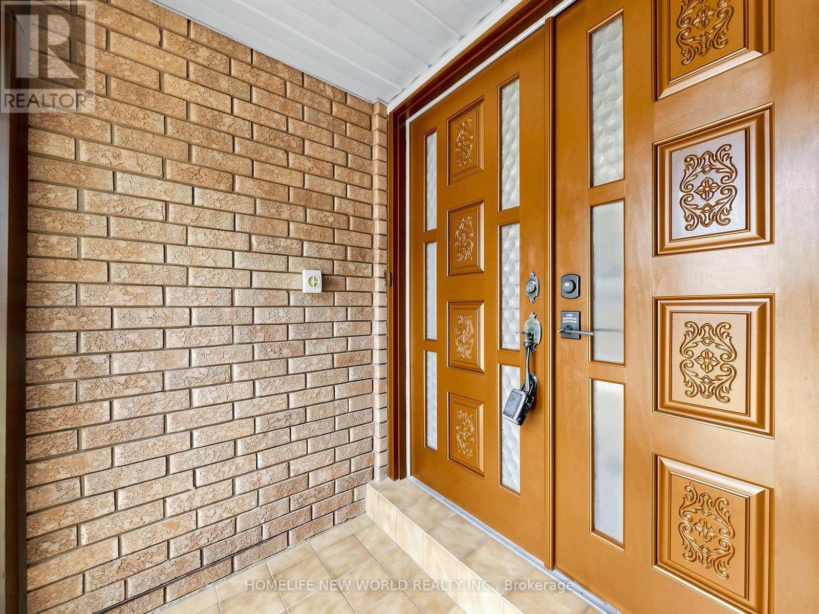 21 Lovekin Grove, Toronto, Ontario  M1T 3T5 - Photo 3 - E13776904