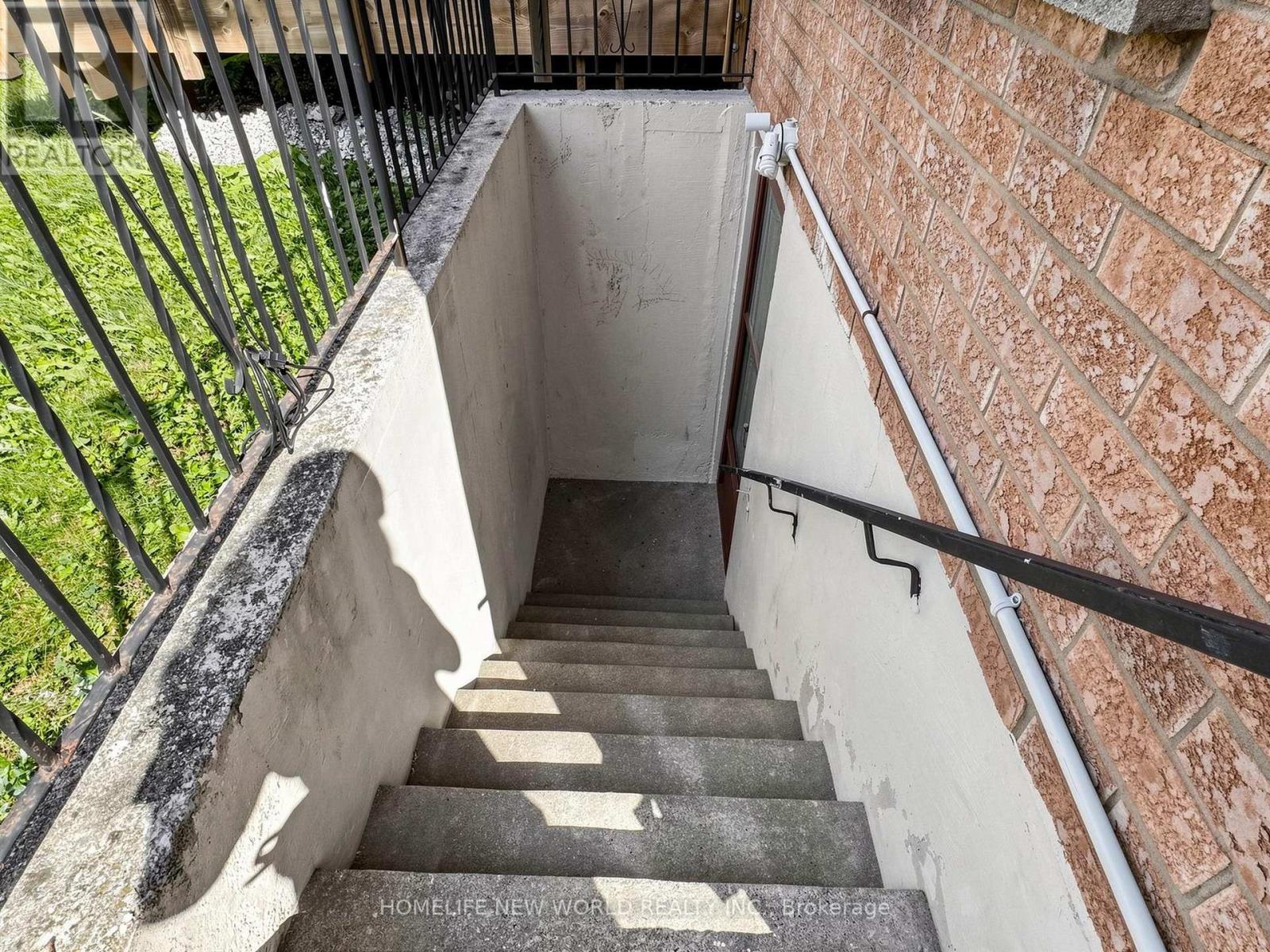 21 Lovekin Grove, Toronto, Ontario  M1T 3T5 - Photo 47 - E13776904