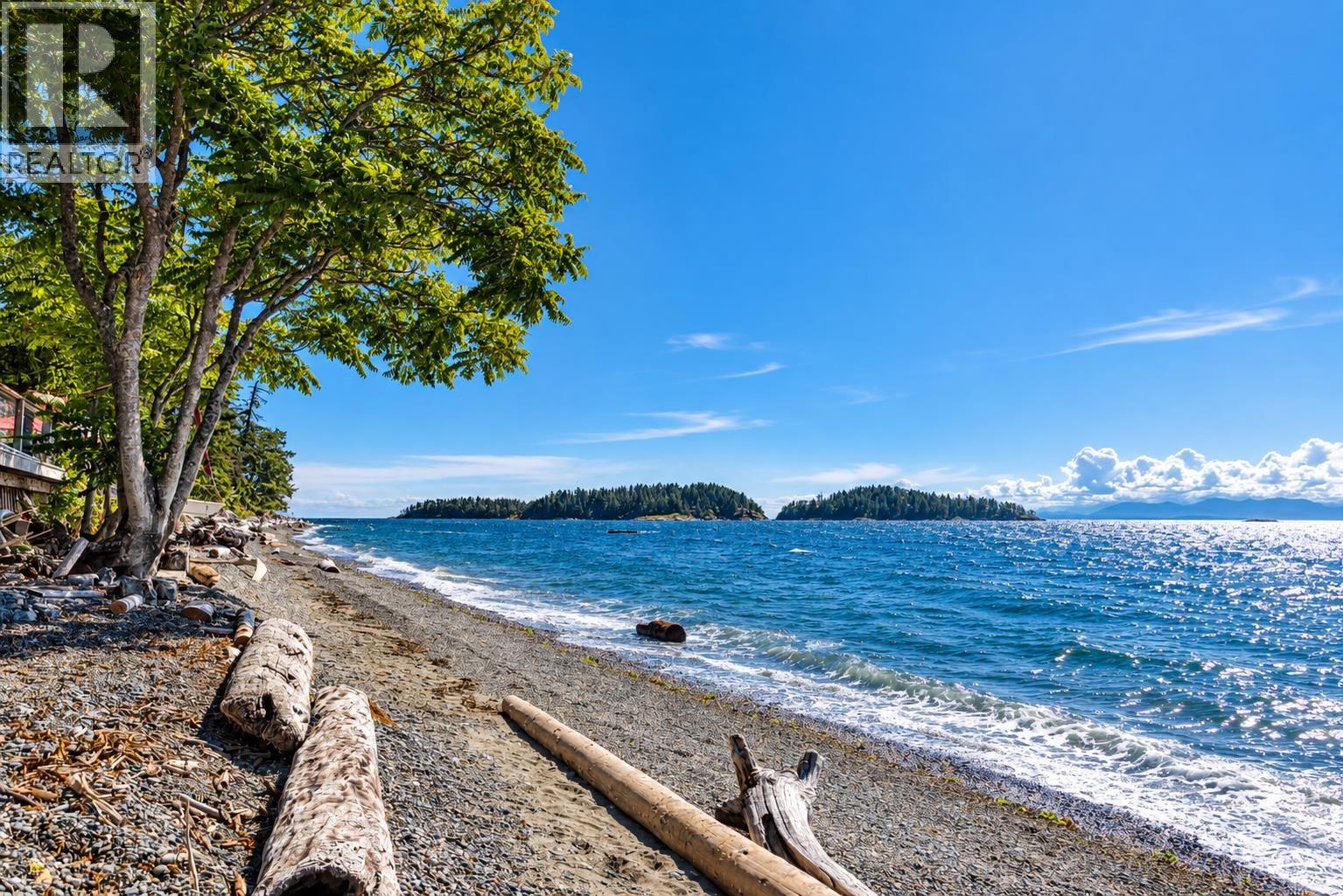 6833 Sunshine Coast Highway, Sechelt, British Columbia  V7Z 0T2 - Photo 2 - R3164701