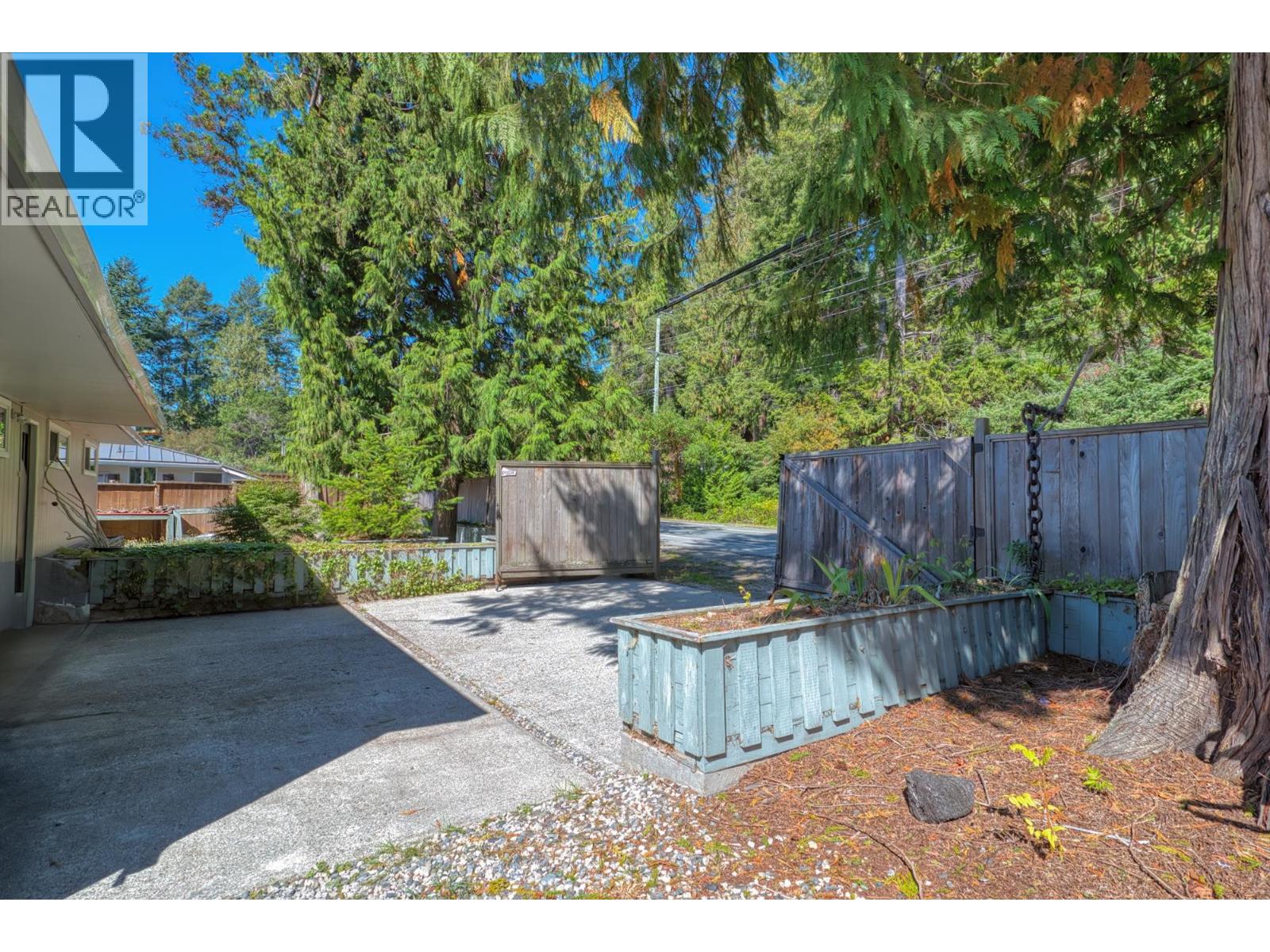 6833 Sunshine Coast Highway, Sechelt, British Columbia  V7Z 0T2 - Photo 29 - R3164701