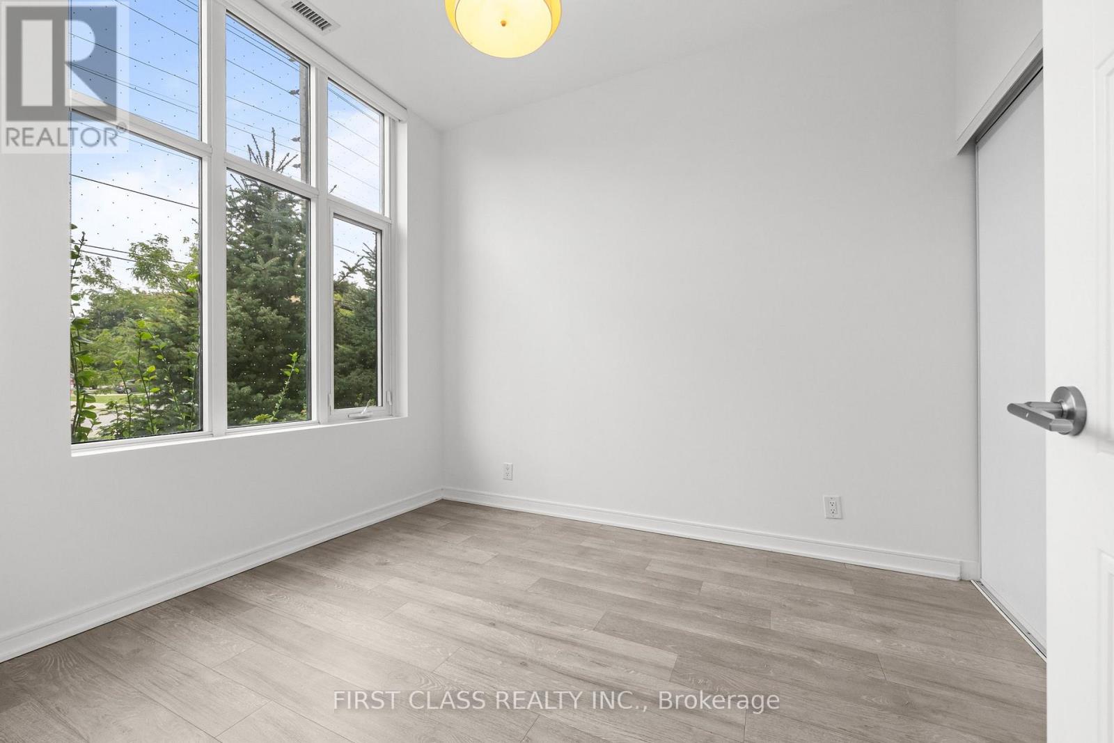 110 - 1 Neighbourhood Lane, Toronto, Ontario  M8Y 0C2 - Photo 12 - W13776888