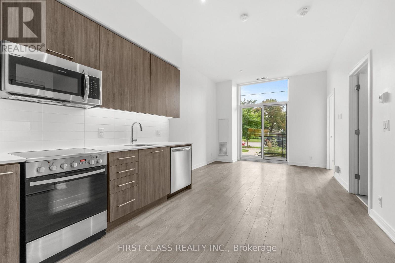 110 - 1 Neighbourhood Lane, Toronto, Ontario  M8Y 0C2 - Photo 3 - W13776888