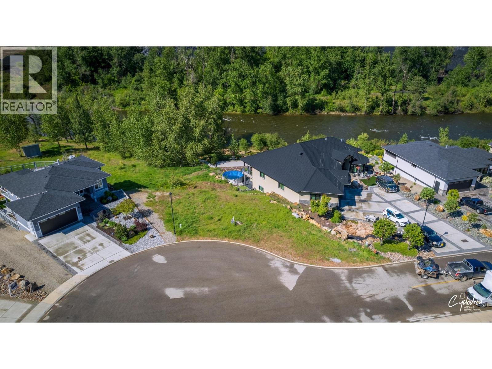 8840 Riverside Drive, Grand Forks, British Columbia V0H 1H0 - Photo 2 - 2479805