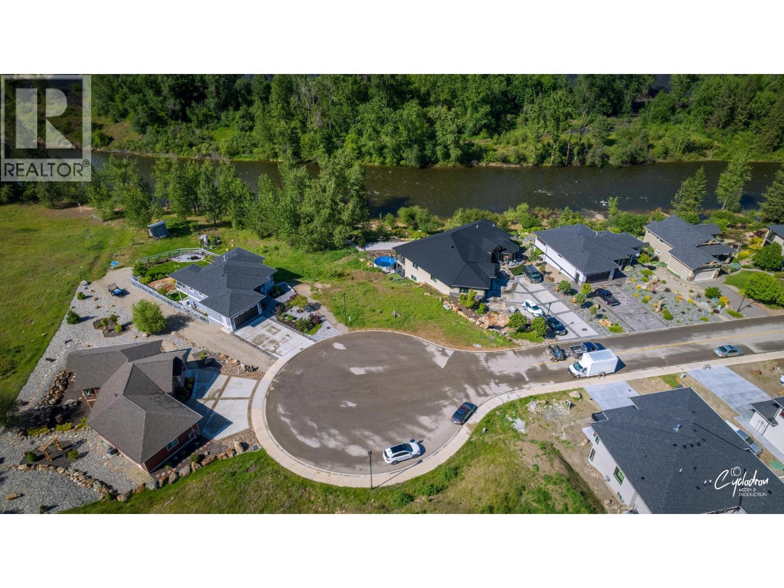 8840 Riverside Drive, Grand Forks, British Columbia V0H 1H0 - Photo 3 - 2479805