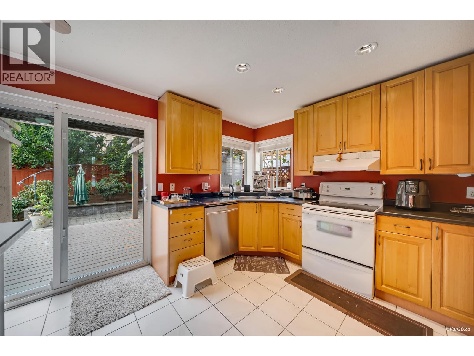 1298 Jordan Street, Coquitlam, British Columbia  V3B 6M7 - Photo 11 - R3163773