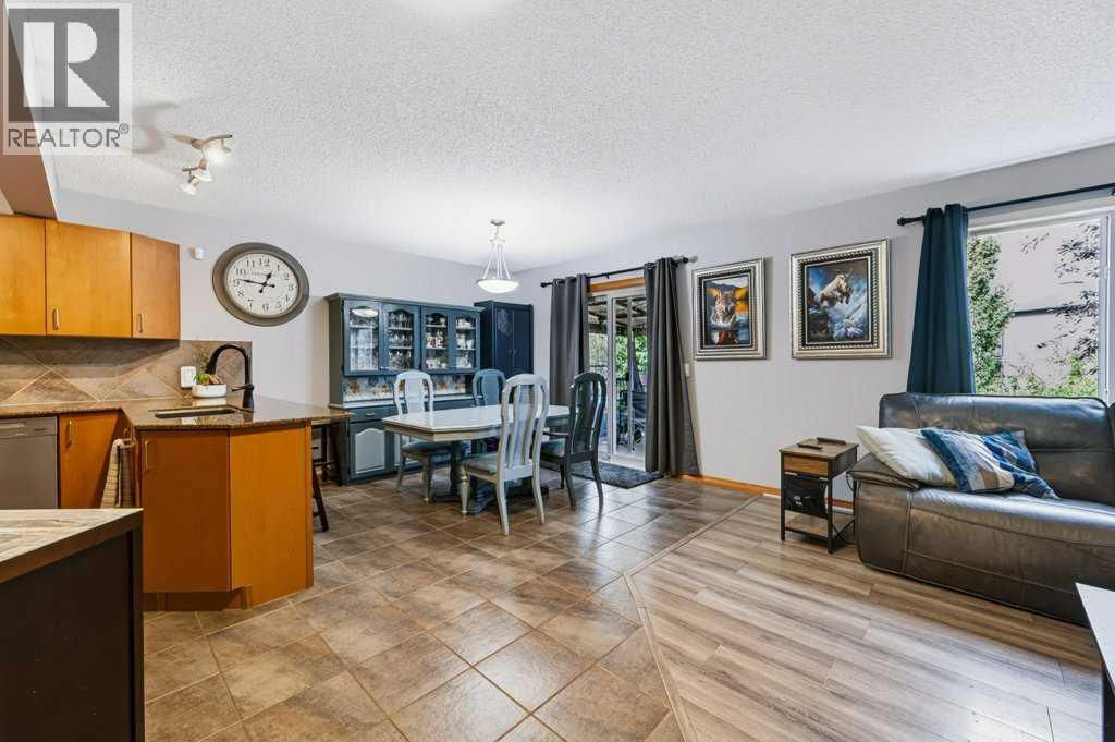 81 Chapman Close Se, Calgary, Alberta  T2X 3S8 - Photo 10 - A2344816