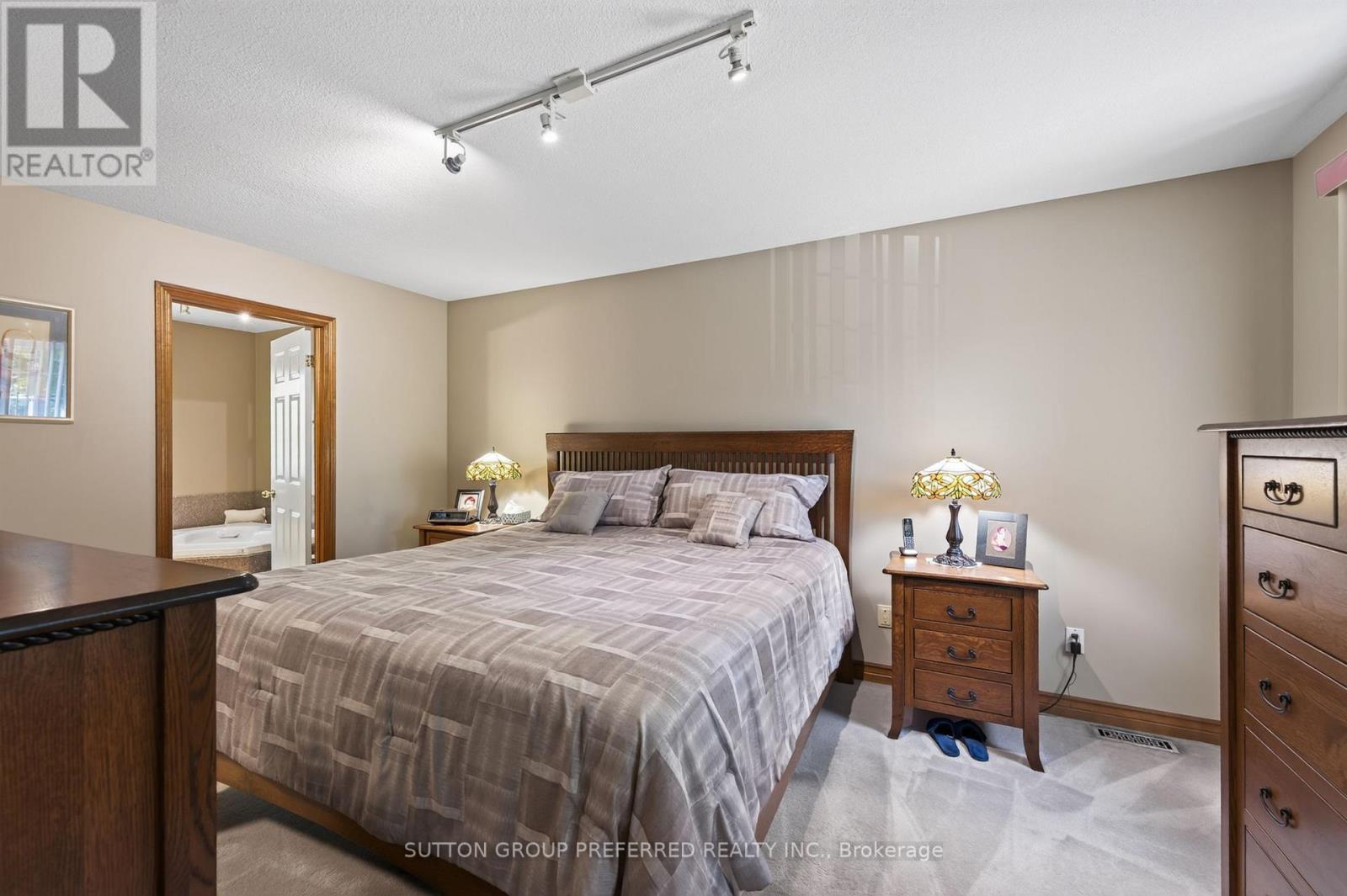 1035 Dearness Drive, London South, Ontario  N6E 1N8 - Photo 27 - X13776938