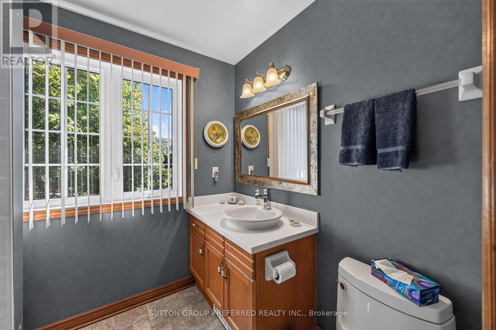 1035 Dearness Drive, London South, Ontario  N6E 1N8 - Photo 37 - X13776938