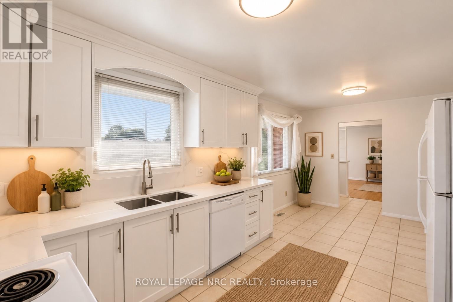 6771 Argyll Court, Niagara Falls (Arad/fallsview), Ontario  L2G 5E9 - Photo 14 - X13776958