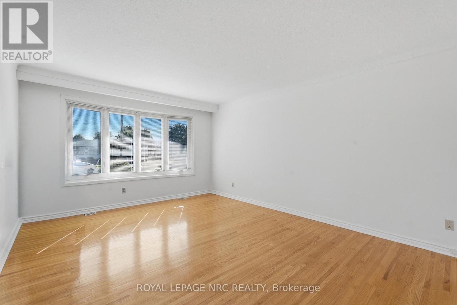 6771 Argyll Court, Niagara Falls (Arad/fallsview), Ontario  L2G 5E9 - Photo 8 - X13776958