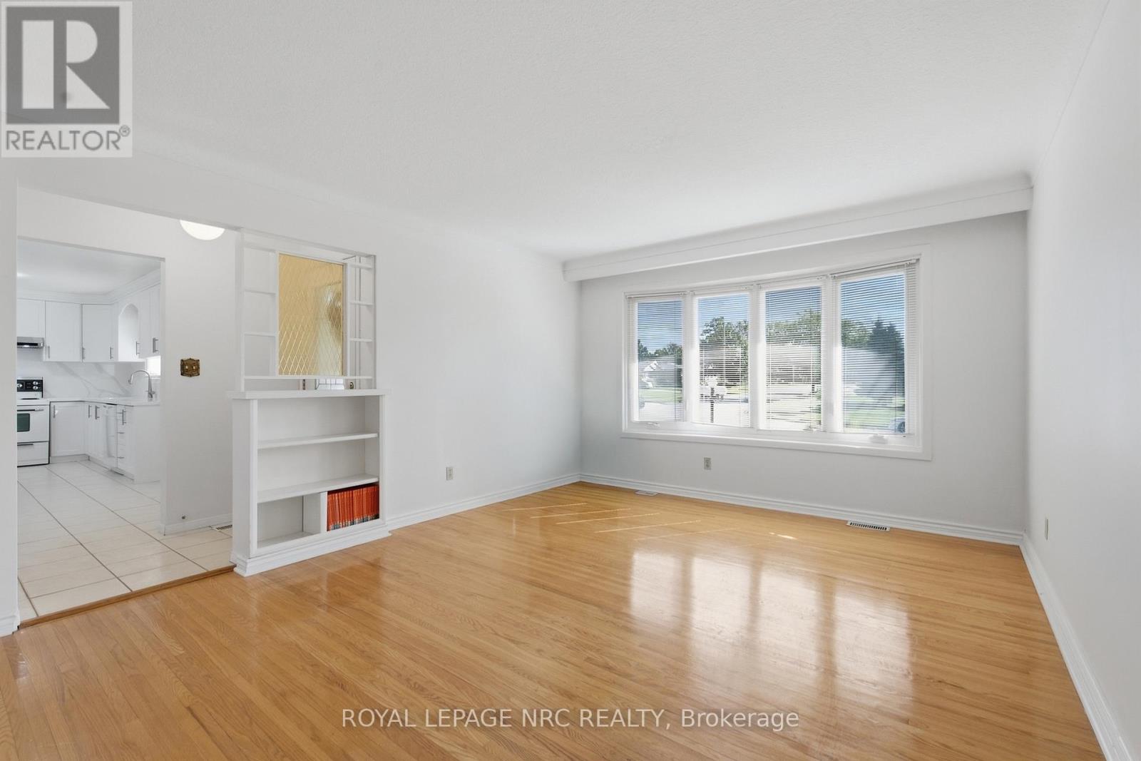 6771 Argyll Court, Niagara Falls (Arad/fallsview), Ontario  L2G 5E9 - Photo 9 - X13776958