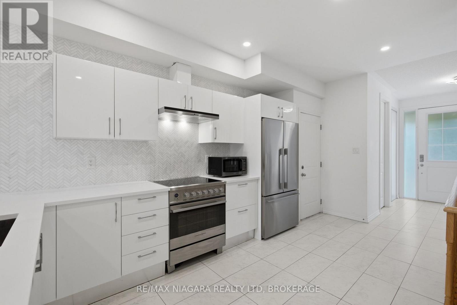 12 George Manor, Niagara-On-The-Lake, Ontario  L0S 1J0 - Photo 16 - X13777002
