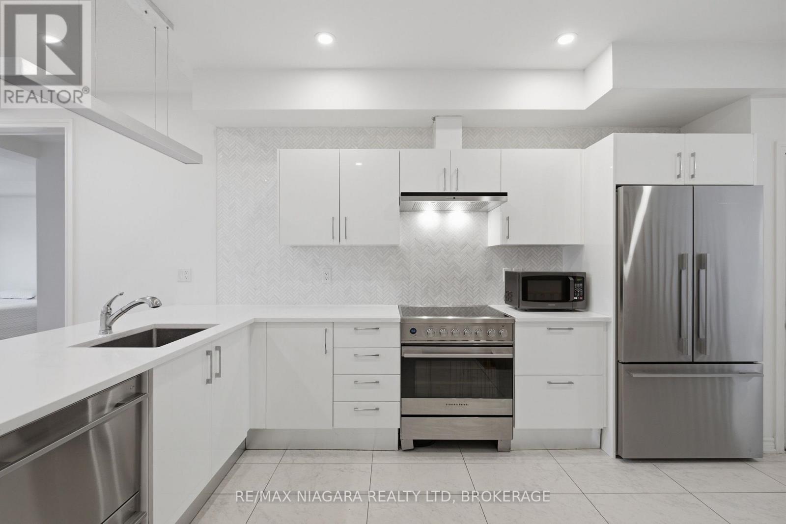 12 George Manor, Niagara-On-The-Lake, Ontario  L0S 1J0 - Photo 7 - X13777002