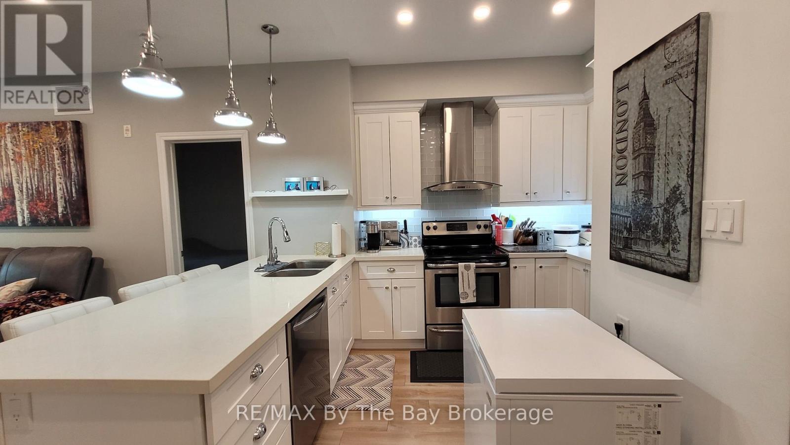 106 - 16 Westbury Road, Wasaga Beach, Ontario  L9Z 0B8 - Photo 4 - S13776916