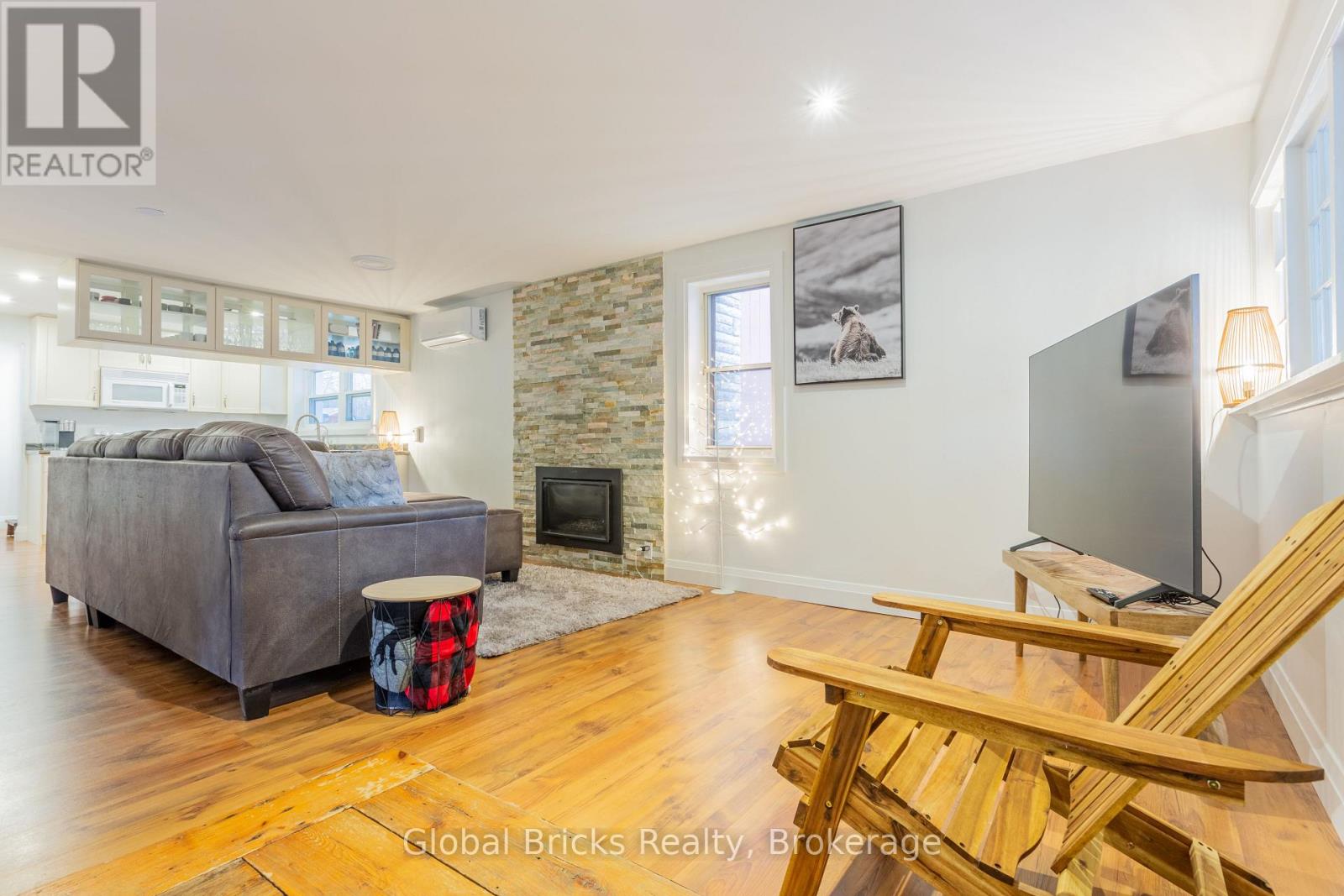 648 10th Line, Innisfil, Ontario  L9S 3N7 - Photo 2 - N13776990