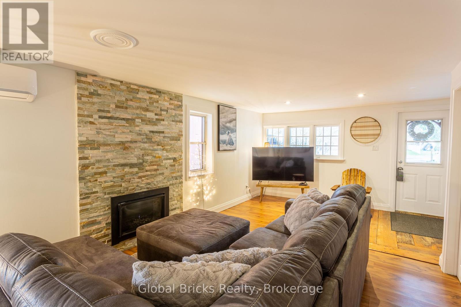 648 10th Line, Innisfil, Ontario  L9S 3N7 - Photo 7 - N13776990
