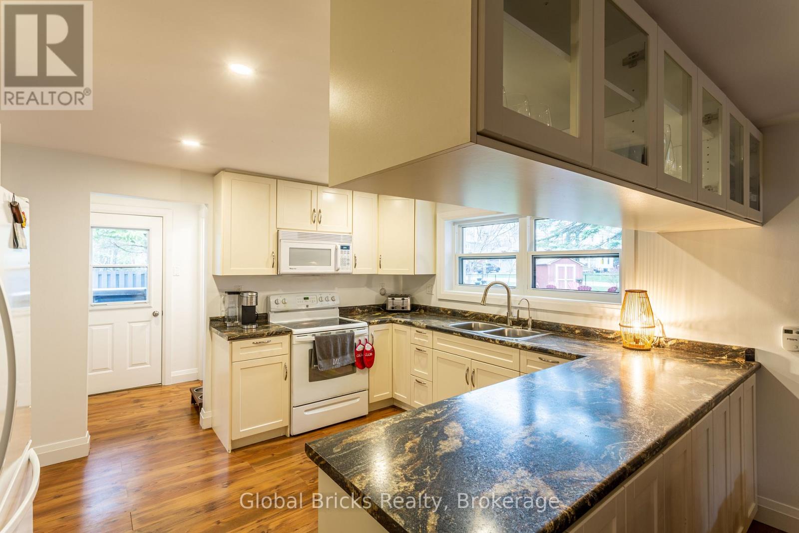 648 10th Line, Innisfil, Ontario  L9S 3N7 - Photo 8 - N13776990