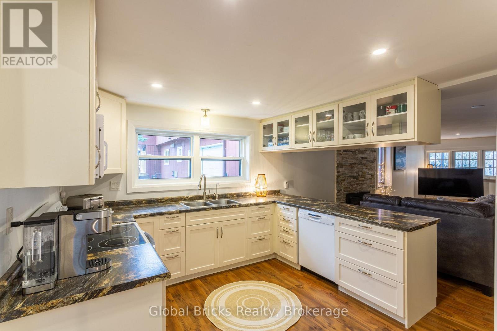 648 10th Line, Innisfil, Ontario  L9S 3N7 - Photo 9 - N13776990