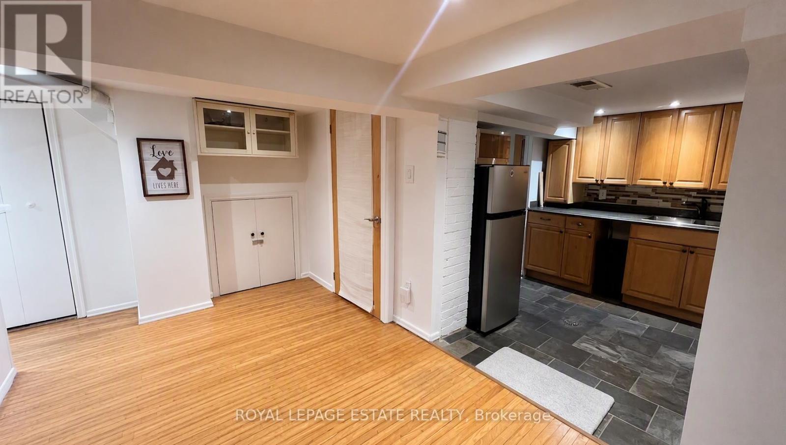 372 Victoria Park Avenue, Toronto, Ontario  M4E 3S8 - Photo 14 - E13596180