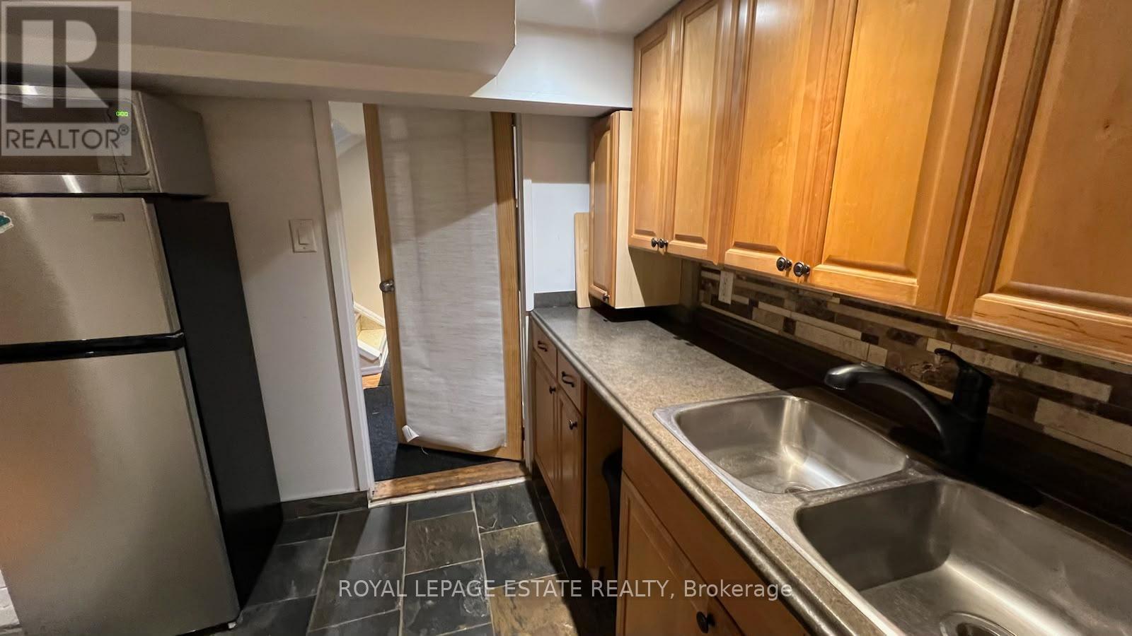372 Victoria Park Avenue, Toronto, Ontario  M4E 3S8 - Photo 6 - E13596180